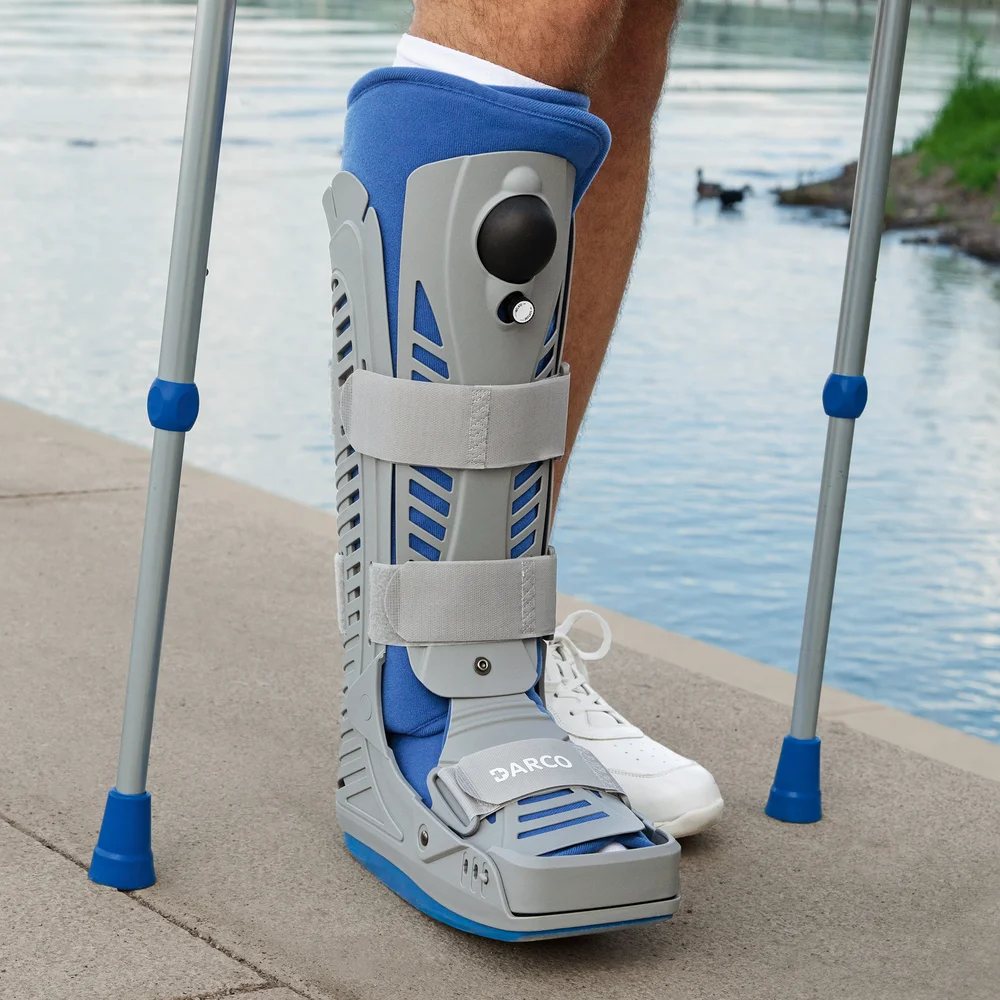 ICONIC - Air Pump Walker - wysoki